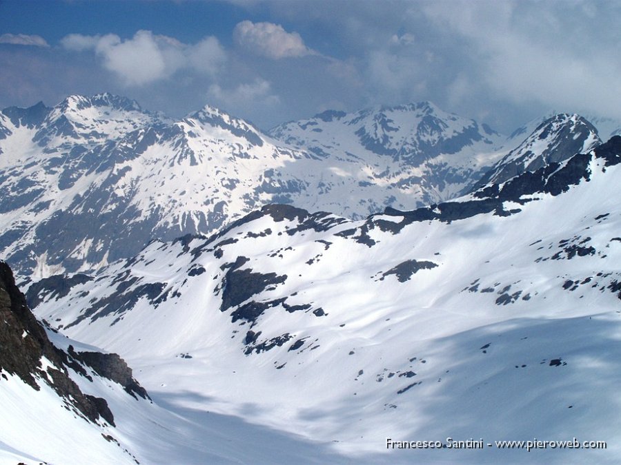 10 Valle di Trobbio con Paasso e Cime di Caronella.jpg - 10 Valle di Trobbio con Passo e Cime di Caronella